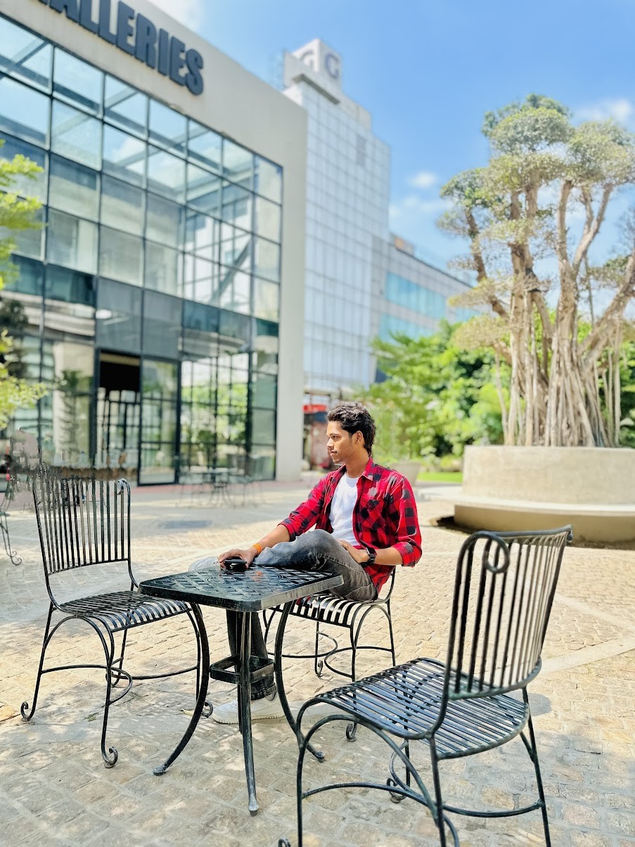 Vivek, Founder of Vivexa Tech